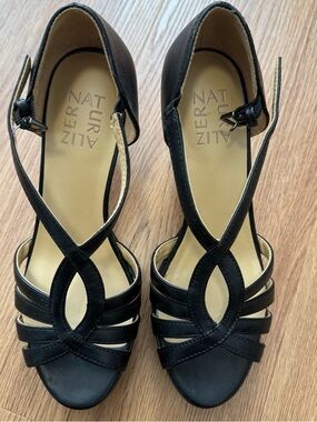 Naturalizer Black Strappy Crisscross Ankle Strap Heels size 6 brand new.